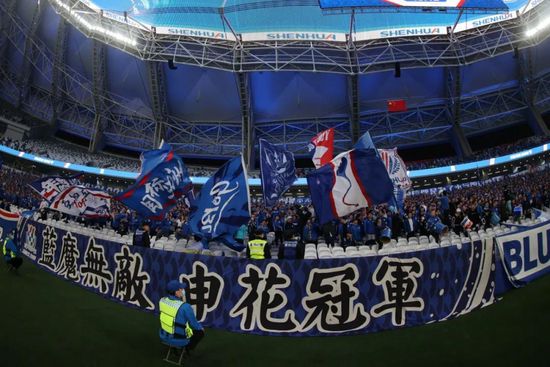 藤谷所属事务所的董事长对二人交往予以证实：“藤谷在大概一个月前曾对我说，她与铃木浩介是非常要好的朋友，俩人还经常一起 木村拓哉戴工藤静香设计戒指 证明两人并无婚变 2011-12-07 近日，屡传婚变的日本万人迷木村拓哉与妻子工藤静香，被发现共同戴上贵价骷髅头钻戒，当中设计更包含深厚意义，被指两人情未变的重要证据。