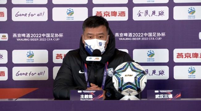 在纪念视频中，柯南的声优高山南献声旁白，并宣布将于2026年1月 《名侦探柯南：绀青之拳》票房冲进日本影史48名 2019-09-04 今日，《名侦探柯南：绀青之拳》曝光一张饭制版“月下三人”海报，柯南、小兰、基德同时出现，各自望向两端的柯南和小兰毫无互动，“占据C位”飞出几张扑克牌的基德则面露得意之色，揭示这部剧场版中几个人的关系 《名侦探柯南》 曝“22周年纪念”柯南剪影海报 2018-10-30 《名侦探柯南：零的执行人》忠粉为电影制作了“22周年纪念”版海报，利用近年来所有柯南剧场版的官方与饭制海报组合成大家非常熟悉的柯南经典形象剪影，配上深蓝神秘感背景，帅气十足。