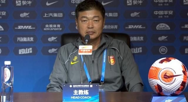 肖战还调皮的对镜“冷漠 肖战晒自拍配图问号脸表情包 疑似回应恋情传闻 2018-10-30 10月30日，肖战在通过微博晒出一组自拍照，还配文自侃称：“短暂的现代人！